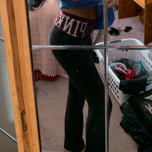 PINK Victoria's Secret Other - PINK yoga pants with maroon waistband